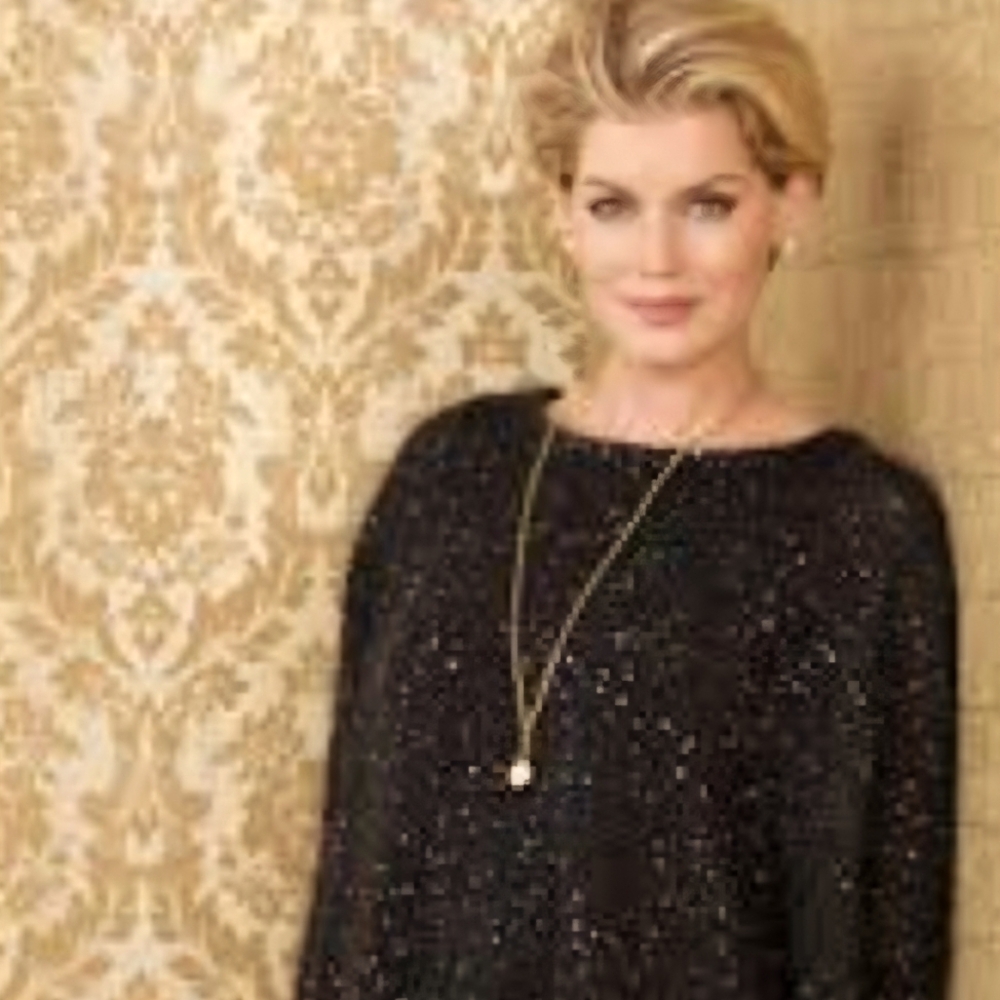 DO EVERYTHING IN LOVE WOMEN'S BLACK SPARKLE COWL NECK SWEATER O/S